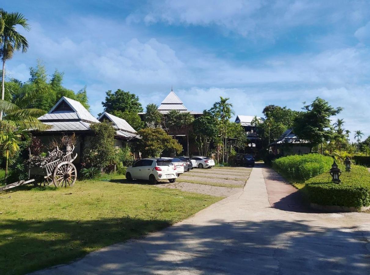 Bantunglom Resort Mae Rim Extérieur photo